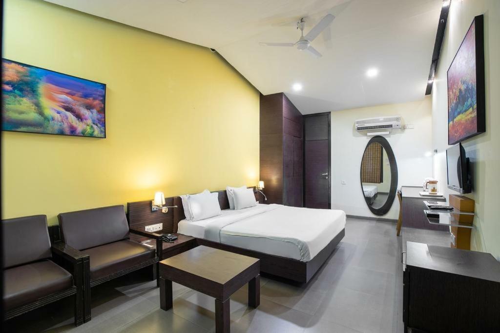 La Silver Leaf Hotel Nawāshahr Exterior foto